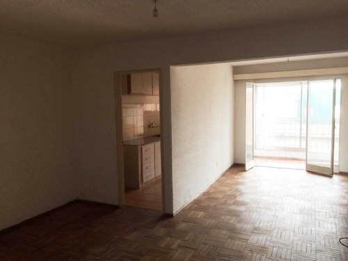 Apto. En Centro, 3 Dormitorios Y 2 Baños, Impecable Estado!