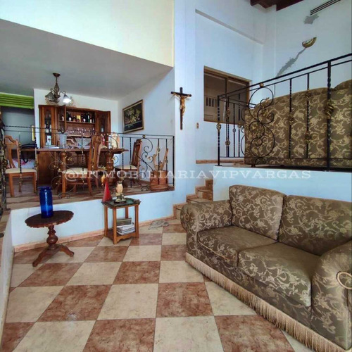 Imagen 3 de 11 de Casa En Venta Ubicada En Las Colinas Catia La Mar Estado La Guaira Ref 006 - 402