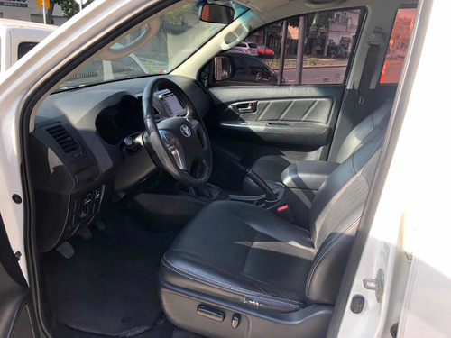 Imagen 12 de 12 de Toyota Hilux 2014 3.0 Cd Srv 171cv 4x2