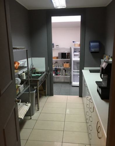 Imagen 15 de 22 de Se Arrienda Oficina En Pdte Riesco/8 Privados-5b-3e.el Golf