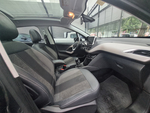 Peugeot 208 1.6 Feline