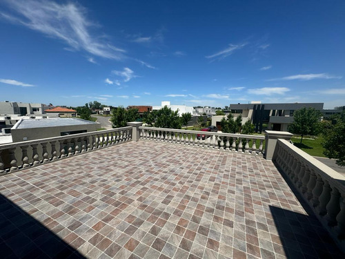 Casa En Barrio Terravista