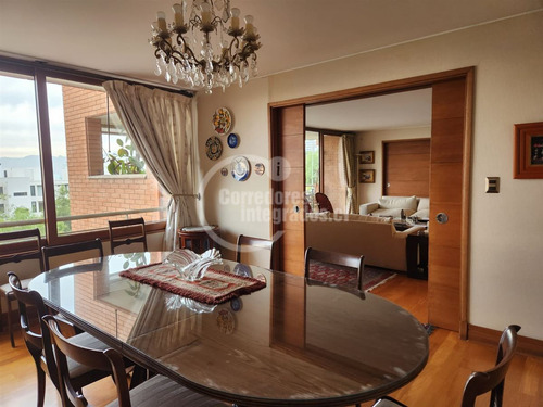 Departamento En Venta De 5 Dorm. En Las Condes