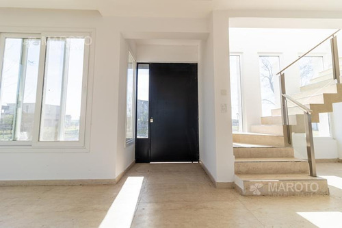 Imagen 10 de 30 de Casa En Venta En Barrio El Canton - Maroto Propiedades