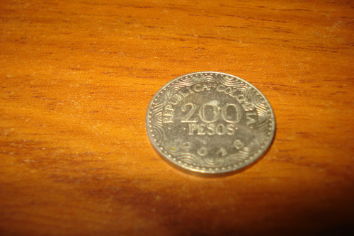 Moneda Colombia 200 Pesos 2016 (Usado)