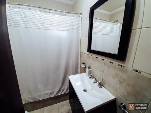 Casa Venta 3 Dormitorios 2 Baños 1 Cochera 1 Quincho 270 Mts 2 Totales - La Plata