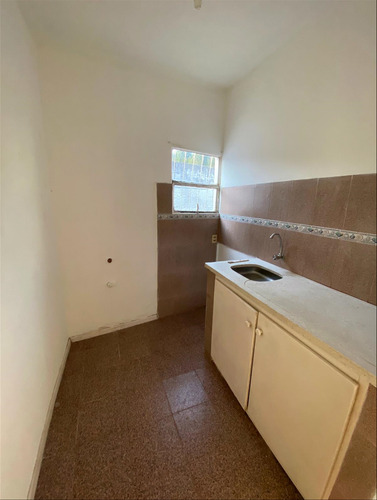 Dos Casas A La Venta En El Mismo Padrón. Ambas Alquiladas.