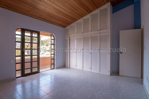 Casa En Venta Con Amplias Áreas Verdes Con Piscina Colinas De Carrizal, Carrizal Altos Mirandinos
