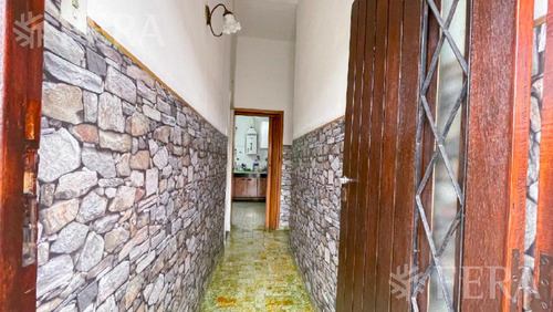 Venta De Casa De 3 Amb Con Local En Lanús Oeste