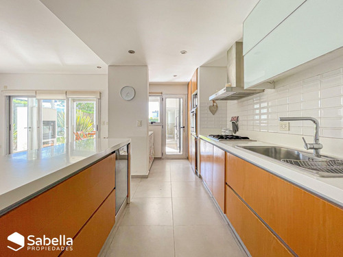 Venta De Casa En City Bell, Barrio El Quimilar