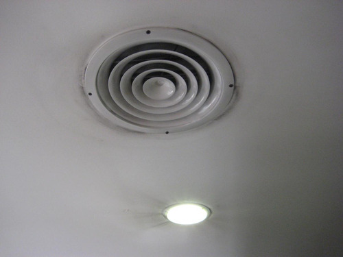 Imagen 4 de 30 de Edificio De Oficina Con Deposito