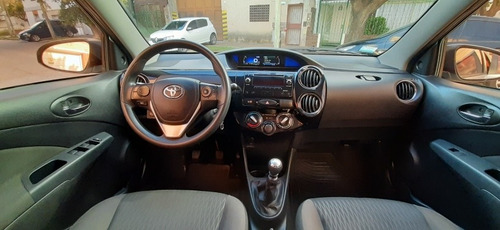 Toyota Etios 1.5 Sedan Xs 2017