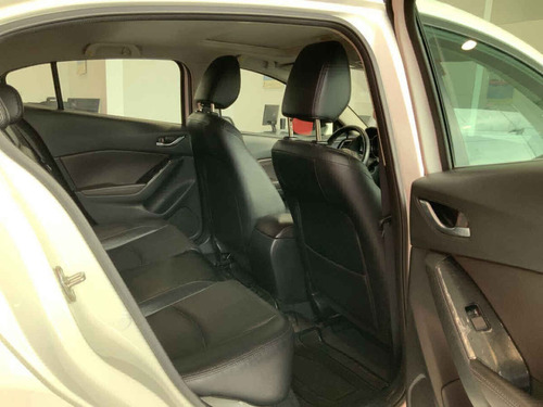 Imagen 10 de 14 de Mazda Mazda 3 2017 5p Hatchback S Grand Touring L4/2.5 Aut