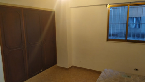 Venta Amplio Apartamento En La Avenida Perimetral De San Antonio De Los Altos Bv