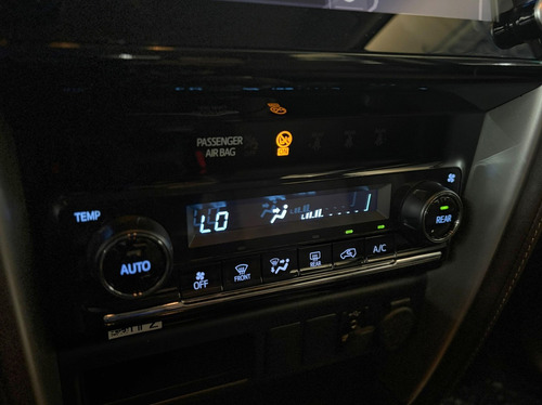 Toyota Hilux SW4 2.7 SRV 7 LUGARES 4X2 16V