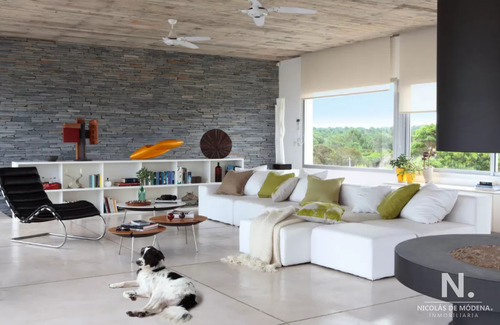 Casa De 4 Dormitorios En Venta, Punta Del Este