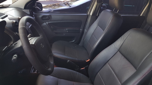Imagem 7 de 12 de Ford Fiesta Sedan