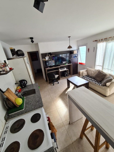 Imagen 2 de 8 de Ph De 2 Ambientes - Av. Paso 3600