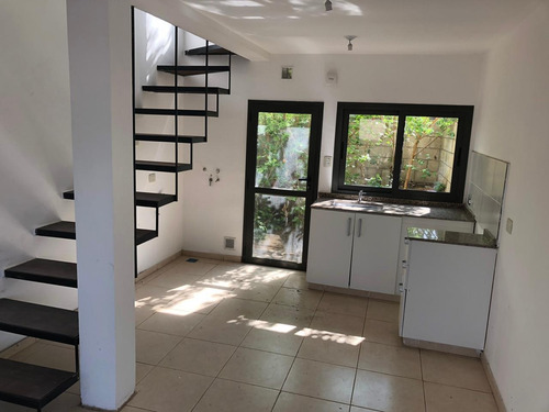 Imagen 2 de 9 de Departamento Tipo Duplex C.colorada 1 Dormitorio