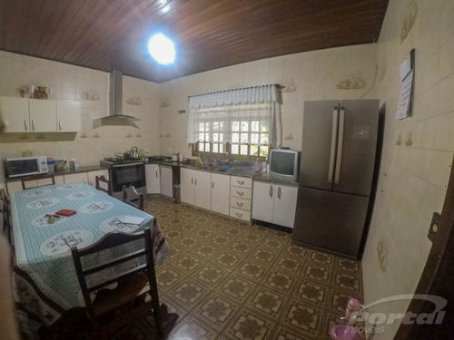 Salto Do Norte - Casa Residencial Com 4 Dorms. Sendo 1 Suíte Living 3 Ambientes Estar, Tv E Bar,lavabo, Varanda ,cozinha,lavanderia,e Despensa, Peças Amplas,construção Sólida, Excelente Estado De Co
