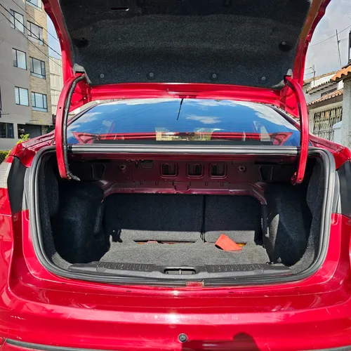 Ford Fiesta 1.6 sedan automático