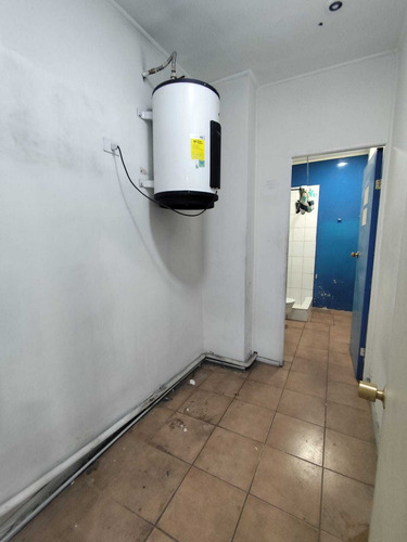 Local Comercial Amplio, 2 Entradas Disponible (108098)
