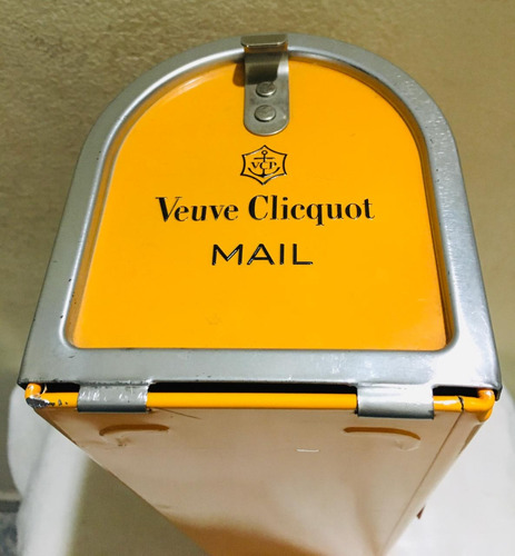 Lata Champagne - Veuve Clicquot - Buzon Cartero - Vacia !!! Lata (Usado)