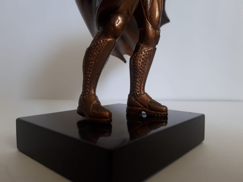 Escultura Bronce Sólido Batman Begins Noble Collection 2005 (Usado)