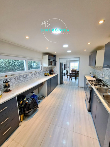 Se Arrienda Gran Casa Remodelada Con Vista Al Mar, El Quisco