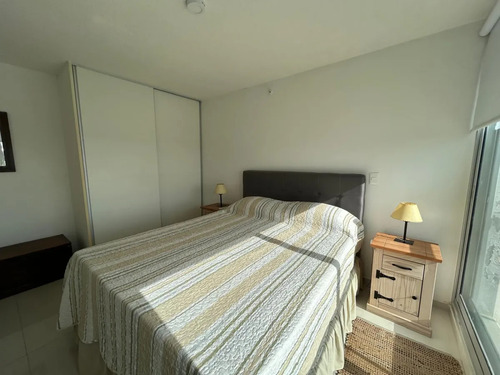 Disponible En Alquiler, Piso Alto, Linda Vista A La Playa Mansa