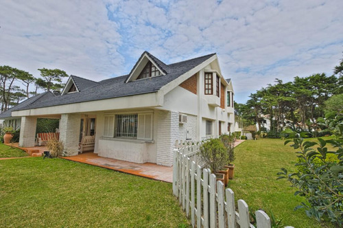 Casa Con Piscina 5 Dormitorios En San Rafael,punta Del Este