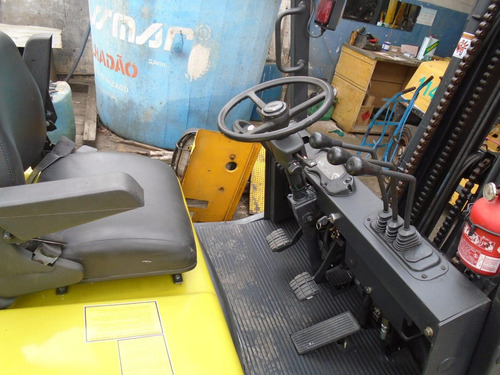 Venda E Aluguel De Empilhadeira Clarck 2,5 Tons 05 Triplex