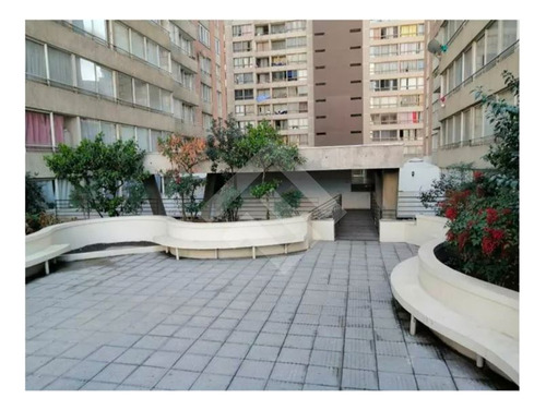 Departamento En Venta De 2 Dorm. En Santiago