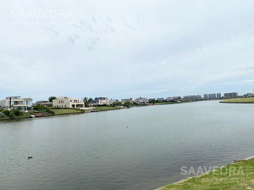 Imagen 3 de 13 de Excelente Lote Al Agua En Venta. Primera Linea Con Salida Al Lago Central. Barrio Virazon