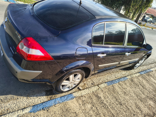 Renault Megane 1.6 Dynamique Hi-flex 4p