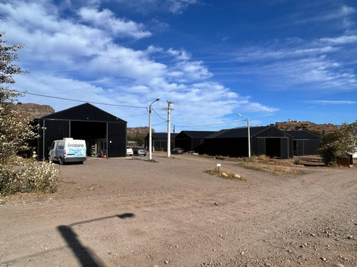 Local En Alquiler En San Martin De Los Andes, Patagonia, Argentina