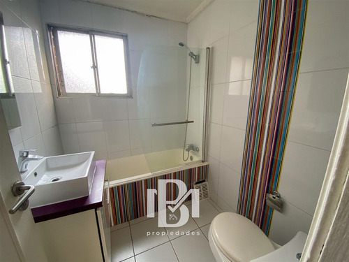 Casa En Venta De 3 Dorm. En Las Condes