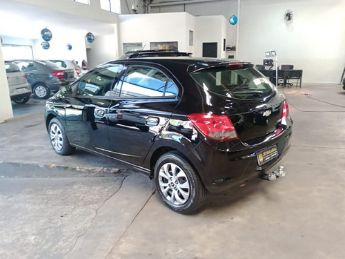Chevrolet Onix Onix 1.4 MPFI LT 8V FLEX 4P AUTOMÁTICO