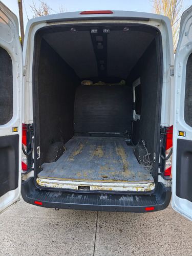 Ford Transit 2.2 Furgon Mediano 350m