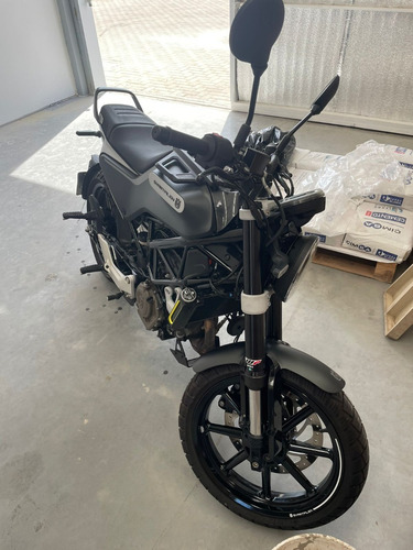 Imagen 2 de 4 de Husqvarna Svartpilen