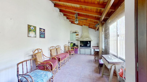 Hermosa Casa Venta Hurlingham C/jardín Aptacrédito