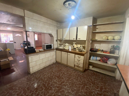Casa Con Gran Terreno De Dos Dormitorios Y Dos Baños