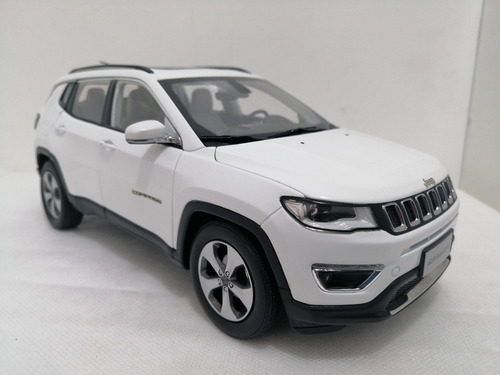 Jeep Compass/escala 1:18/24cms De Largo/metálico. 