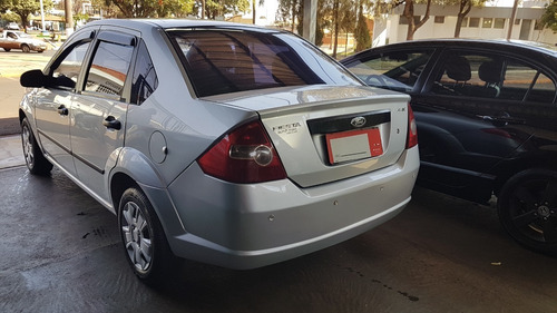 Imagem 5 de 12 de Ford Fiesta Sedan