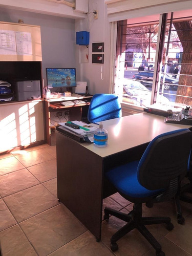 Imagen 16 de 21 de Oficina/ Consultorios 300 Mts2 Cub. Sobre Lote Propio.- A 200 Mts De Rivadavia.