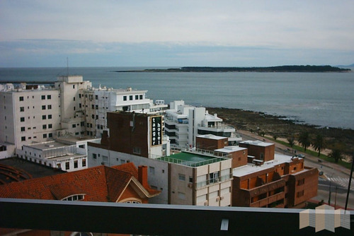 Imagen 9 de 30 de Con Exclusiva Vista De Primera Linea Al Mar.