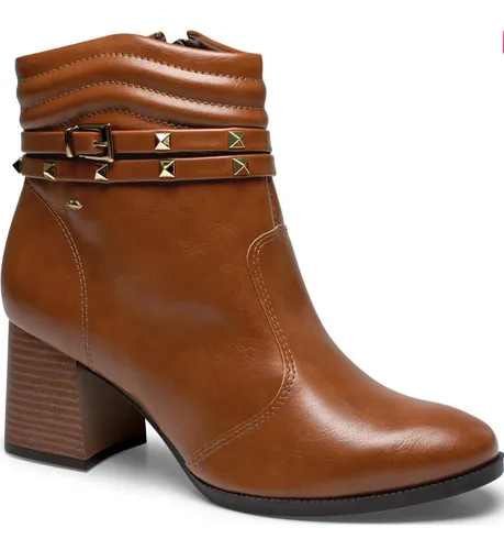 Bota com spikes no cheap salto
