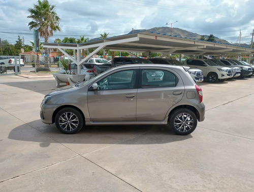 Toyota Etios 1.5 5p Xls 6mt L18