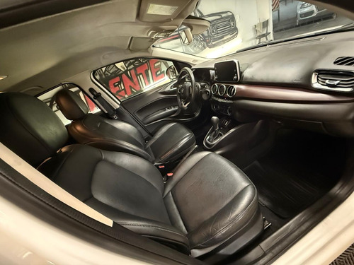 Fiat Cronos 1.8 16v Precision At6 Pack Premium