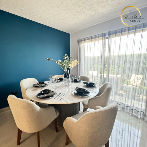 Casa Residencial Con Estilo Minimalista Y Terraza